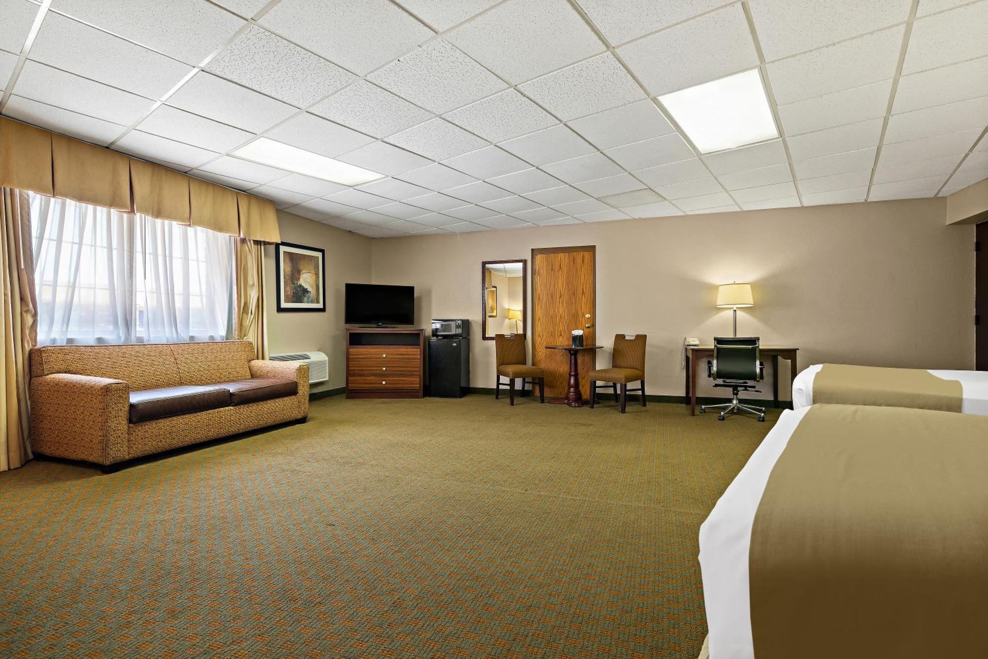 Rodeway Inn McPherson ภายนอก รูปภาพ
