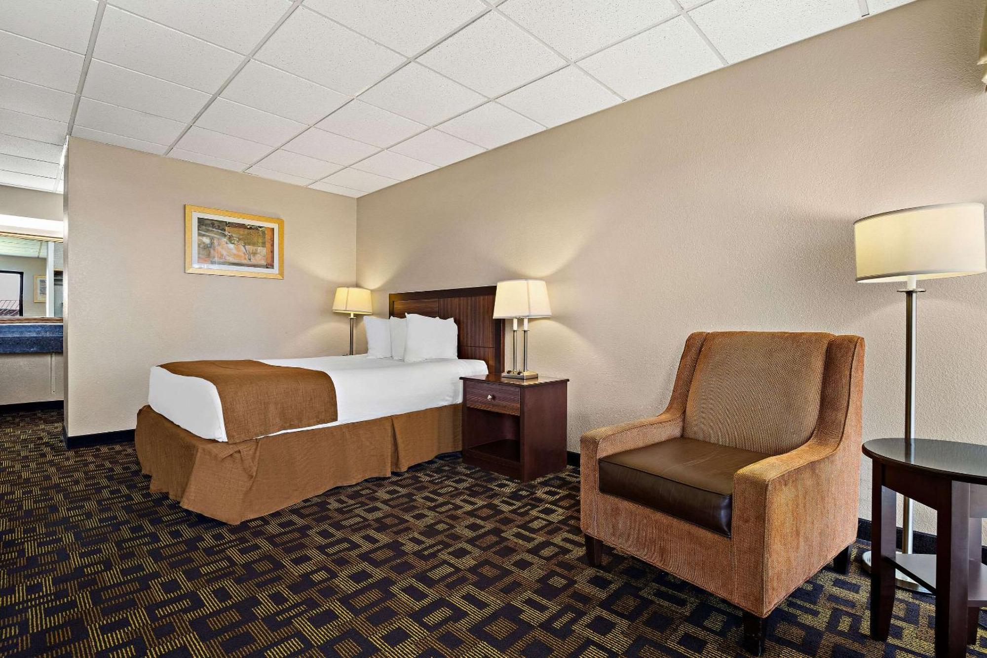 Rodeway Inn McPherson ภายนอก รูปภาพ